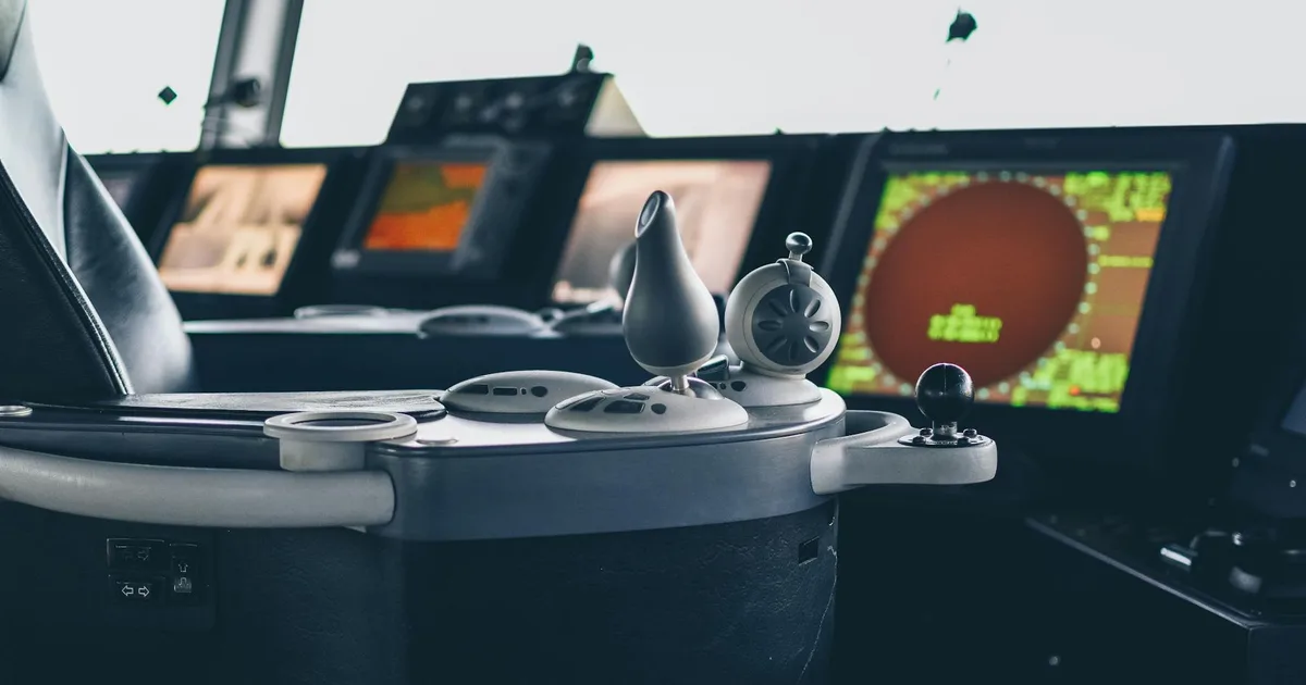 Tekne Autopilot Sistemleri: Seçim, Kurulum ve Uzun Mesafe Kullanımı