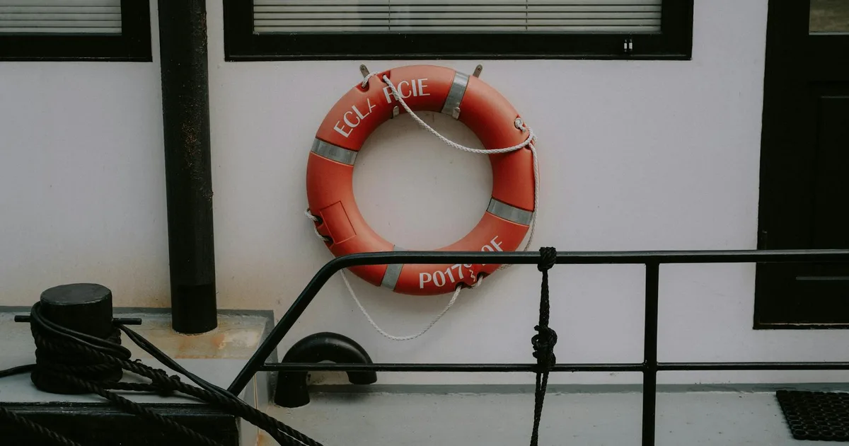 Denizde Güvenlik: Temel Ekipman Listesi ve Kontrol Rehberi